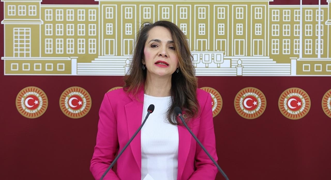 Gamze Akkuş İlgezdi: 