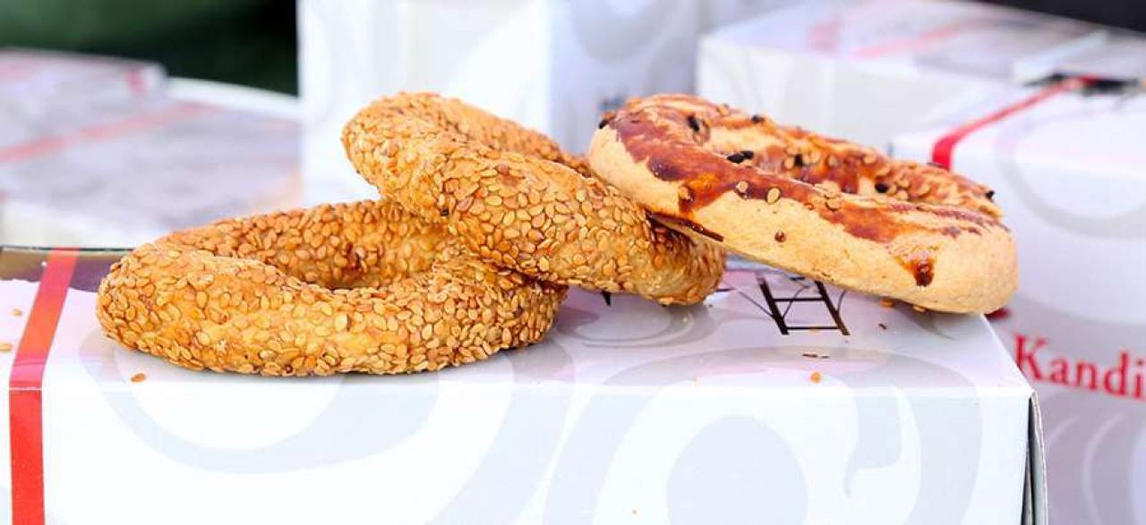 MEVLİD KANDİLİ’NDE ATAŞEHİR’DE KANDİL SİMİDİ İKRAMI