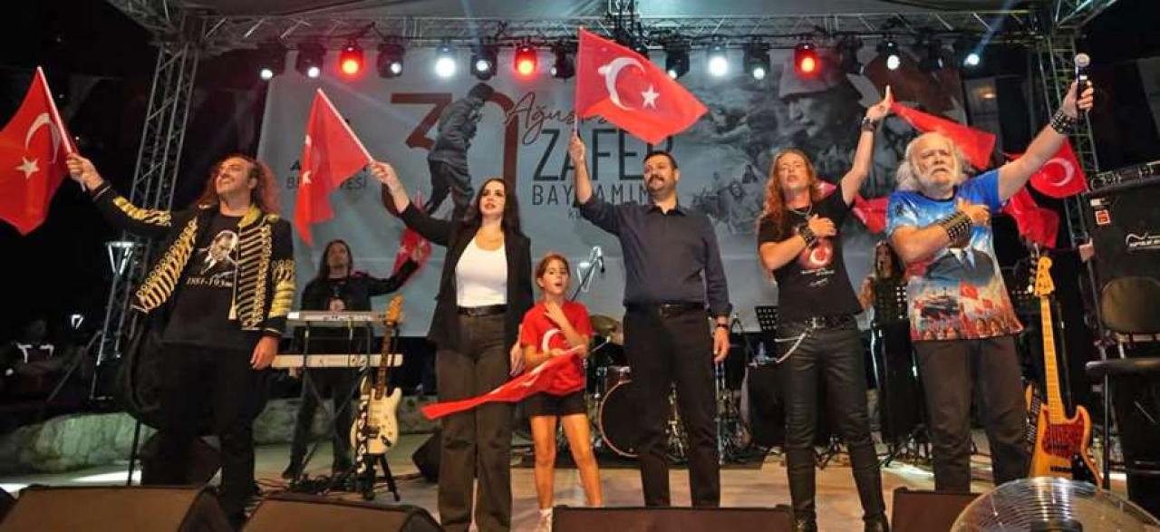 BÜYÜK ZAFERİN 104. YILI COŞKUYLA KUTLANDI