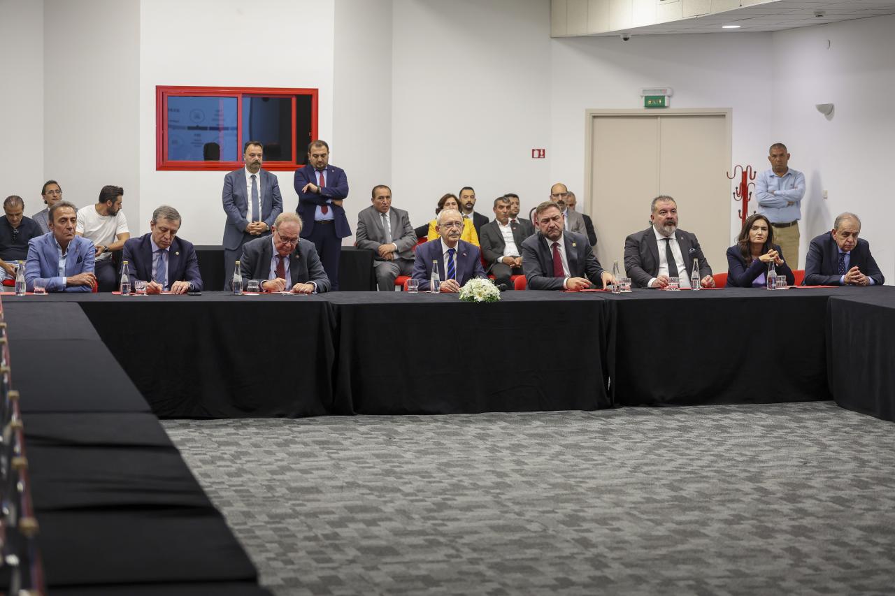 CHP Genel Başkanı Kemal Kılıçdaroğlu, İzmir’de ESBAŞ’ı Ziyaret Etti