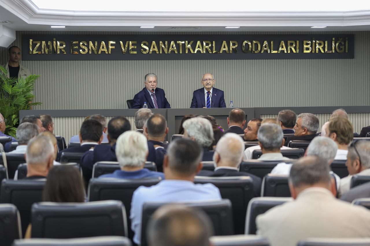 CHP Genel Başkanı Kemal Kılıçdaroğlu İzmir Esnaf Odaları Birliği’nde Konuştu: “Mutlaka Bir Esnaf Bakanlığı Kurulmalı”