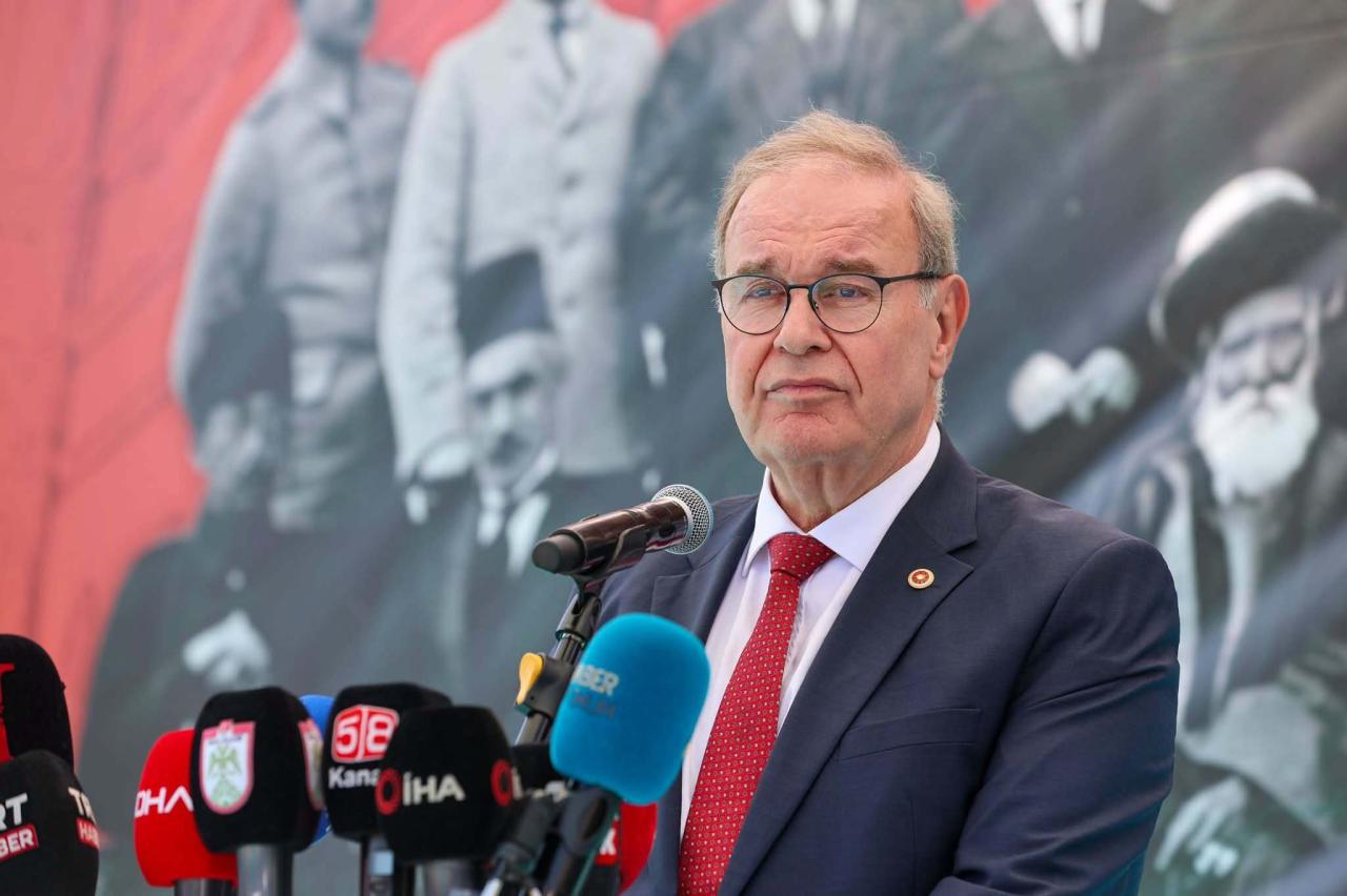 Faik Öztrak: “Sivas Kongresi’nin Kararları Cumhuriyetin Temel Beyannamesidir”