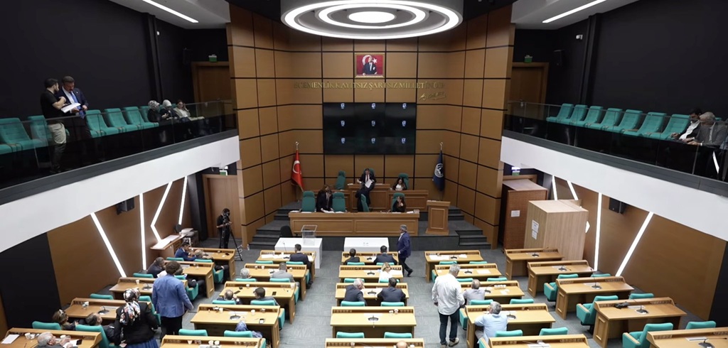 Üsküdar’da dengeler değişti: Başkan vekilliğini AK Parti adayı kazandı