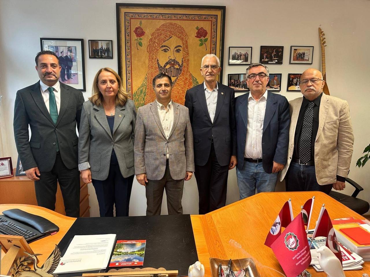 CHP'li Heyet, Avrupa Alevi Konfederasyonu Eşit Başkanı Mat ile Bir Araya Geldi
