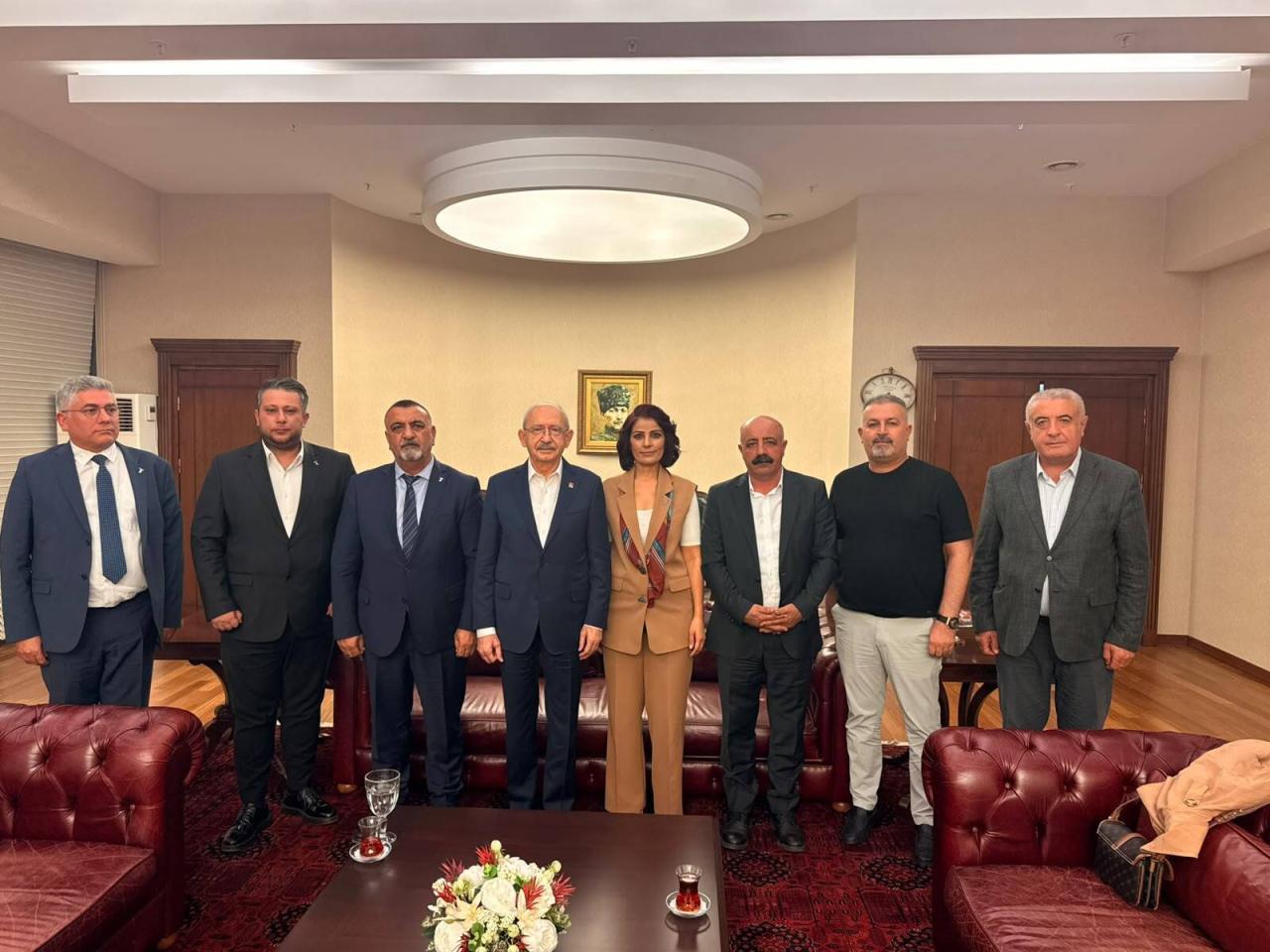 Cumhuriyet Halk Partisi Genel Başkanı Kemal Kılıçdaroğlu, Alevi Örgütlerinin Genel Başkanlarıyla Bir Araya Geldi