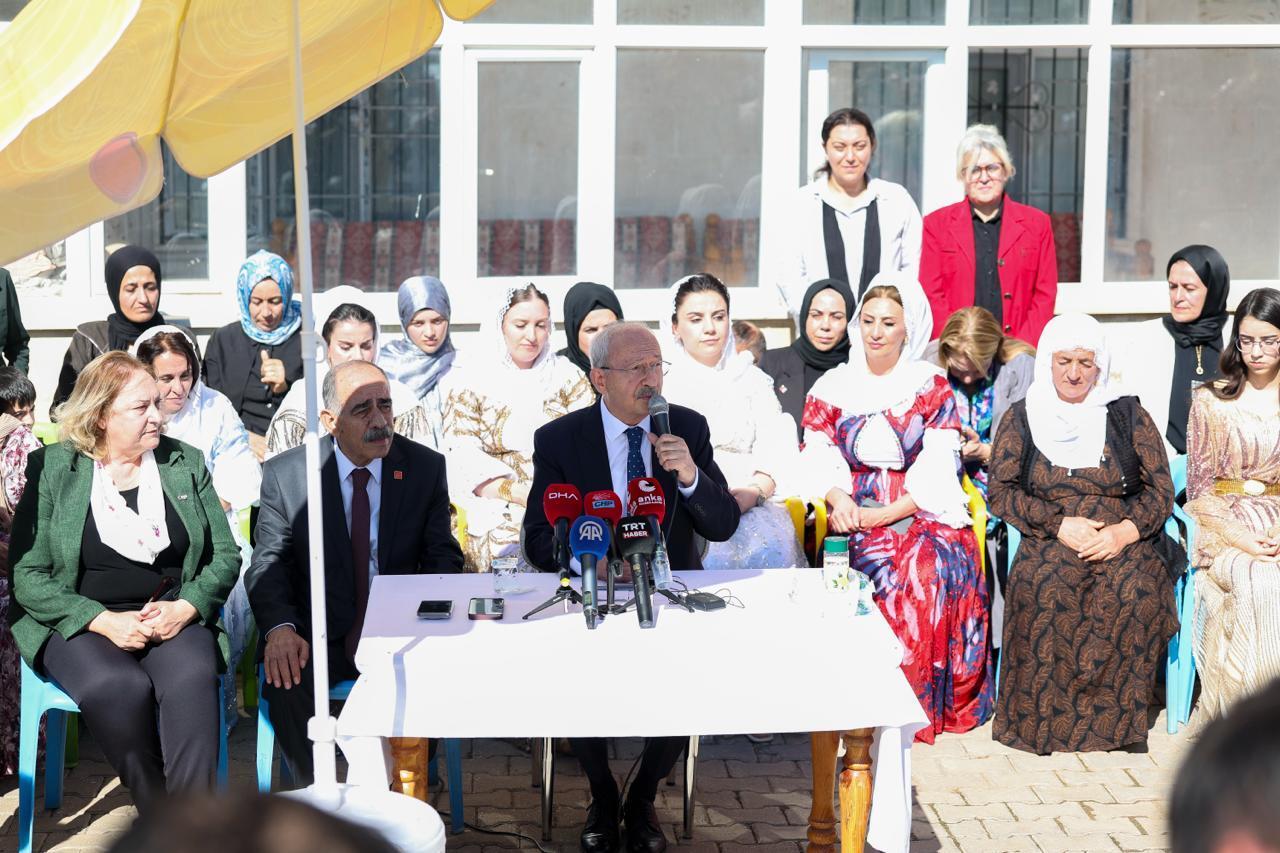 CHP Genel Başkanı Kemal Kılıçdaroğlu, Şırnak’ta Düzenlenen “Gökyüzü Sofrası” Programında Vatandaşlarla Bir Araya Geldi