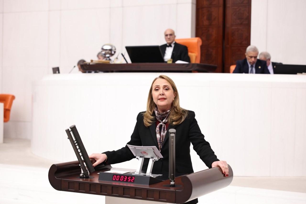 Semra Dinçer’den Mekke Anlaşması Tepkisi: “Türkiye’nin Kapsamı ve Süresi Belirsiz Bir Çatışmaya Çekilmesi, Ulusal Güvenliğimiz Açısından Son Derece Ciddi Bir Risktir”