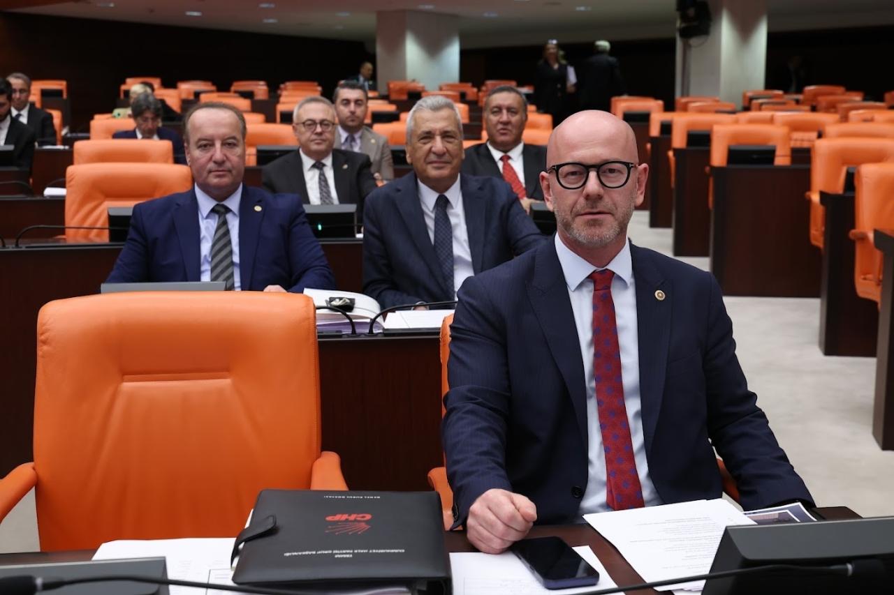 Serkan Sarı: “Vatandaş Borç Batağında, Yandaşlar Fon Soygununda!”