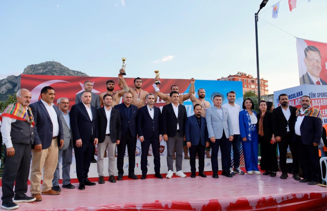10. İsmet Atlı Karakucak Güreşleri Yapıldı