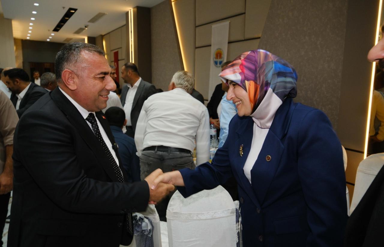 Güngör Geçer 15 ilçenin muhtarlarıyla bir araya geldi