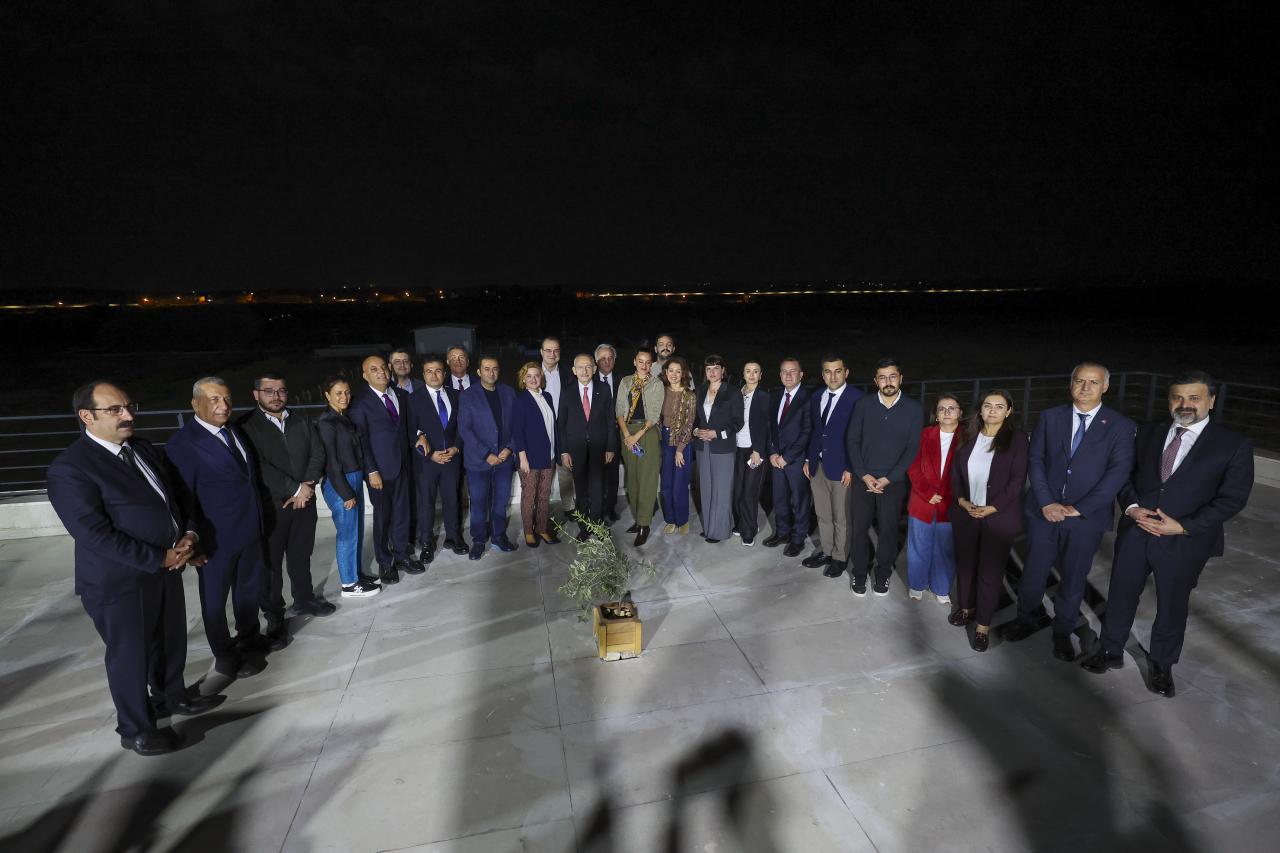 CHP Genel Başkanı Kemal Kılıçdaroğlu, Gaziantep Karkamış'ta Kanaat Önderleri ve Gazetecilerle Bir Araya Geldi