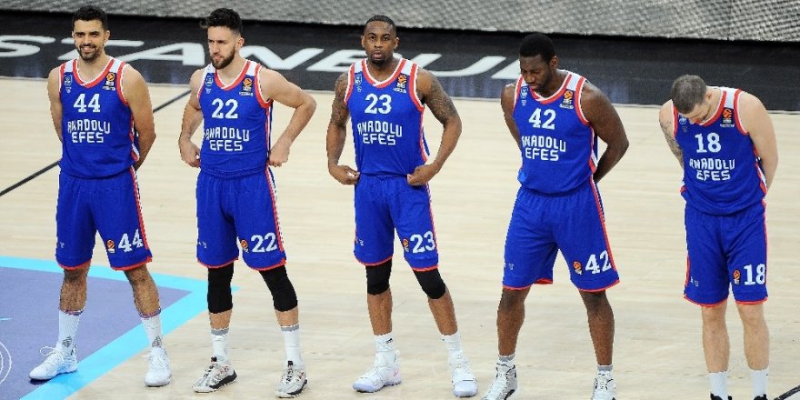 Anadolu Efes, Final-Four aşkına parkeye çıkıyor