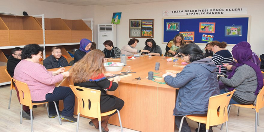 Tuzla Belediyesi Gönül Elleri Çarşısı