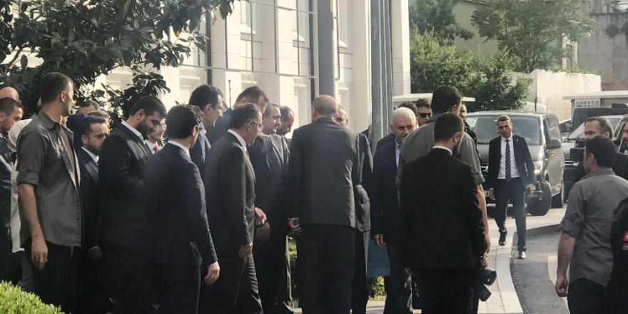 Cumhurbaşkanı Erdoğan, AK Parti İstanbul İl Başkanlığında