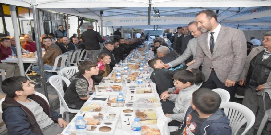 GAZİTEPE’DE GÖNÜL SOFRALARI KURULDU