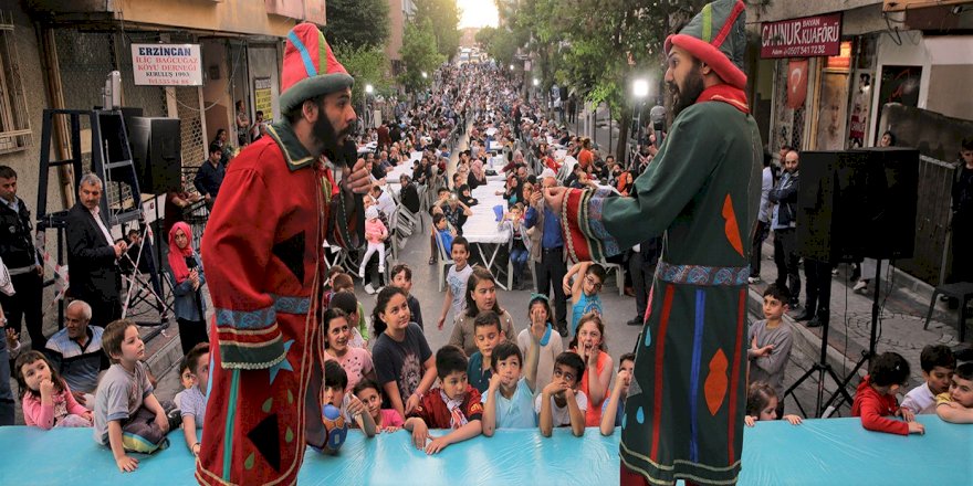 Ramazan‘ın Bereketi Sokaklara Taşıyor