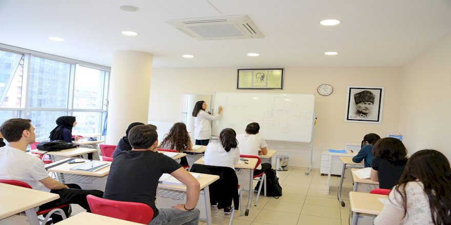 ÜNİVERSİTEYE HAZIRLIK DERS DESTEK EĞİTİM PROGRAMINA KAYITLAR BAŞLIYOR