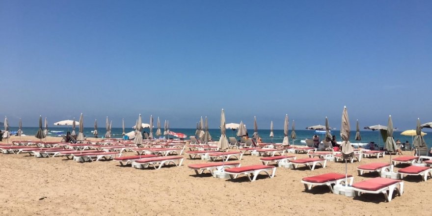 Seçmen sandığa kilitlendi, plajlar boş kaldı