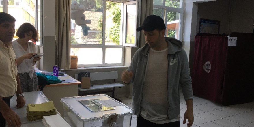 Sanatçı Oğuzhan Koç oyunu kullandı