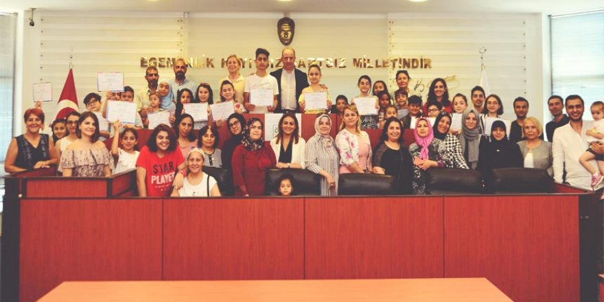 BEYLİKDÜZÜ ÇOCUK MECLİSİ ÜYELERİ TEŞEKKÜR BELGELERİNİ ALDI