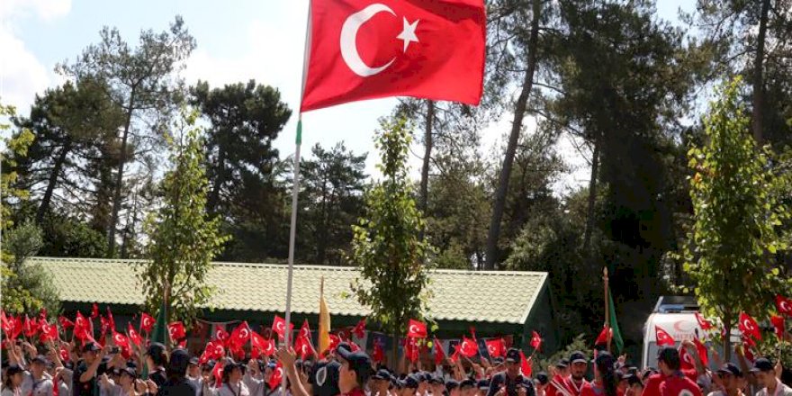İBB’NİN ULUSLARARASI YAZ İZCİ KAMPI’NDA ÇOCUKLAR EĞLENİRKEN ÖĞRENİYOR