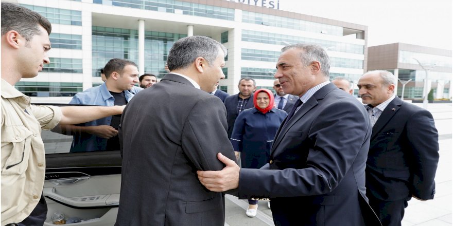 Vali Yerlikaya Sultangazi'de