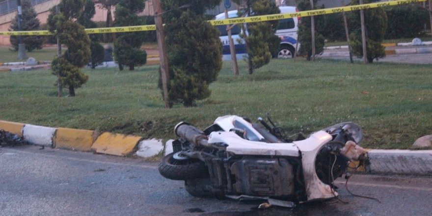 MOTOSİKLET KAZA YAPTI: 1 ÖLÜ 1 YARALI