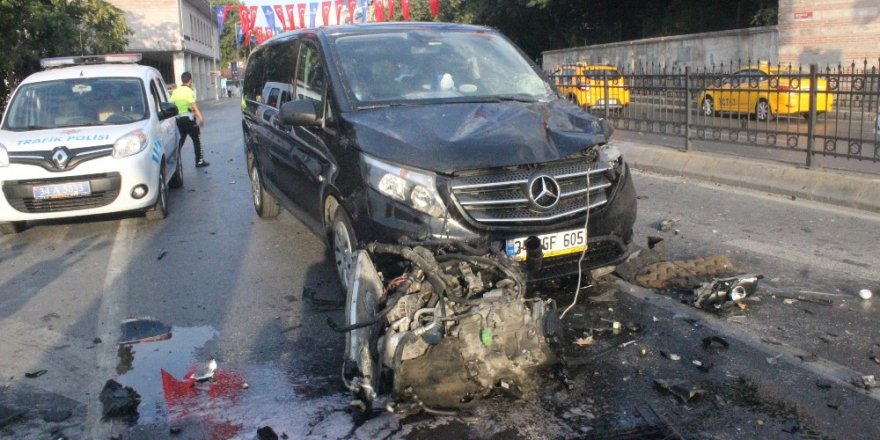 Beşiktaş Meydan’da Araç Takla Attı