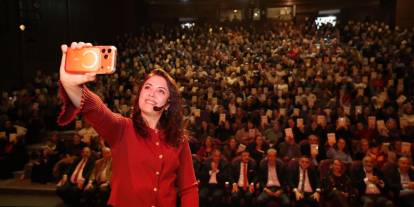 ÇEKMECEMDE KİTAP VAR’IN KONUĞU DİLEK CESUR OLDU