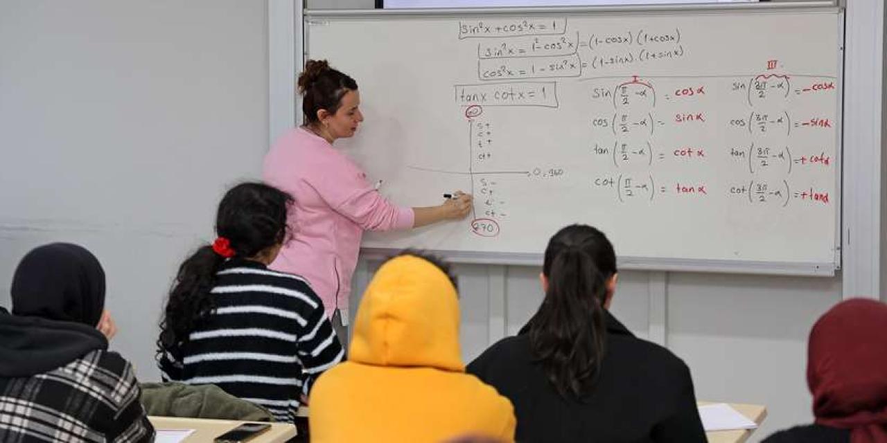 MEZUN ÖĞRENCİLER İÇİN KAYITLAR SÜRÜYOR