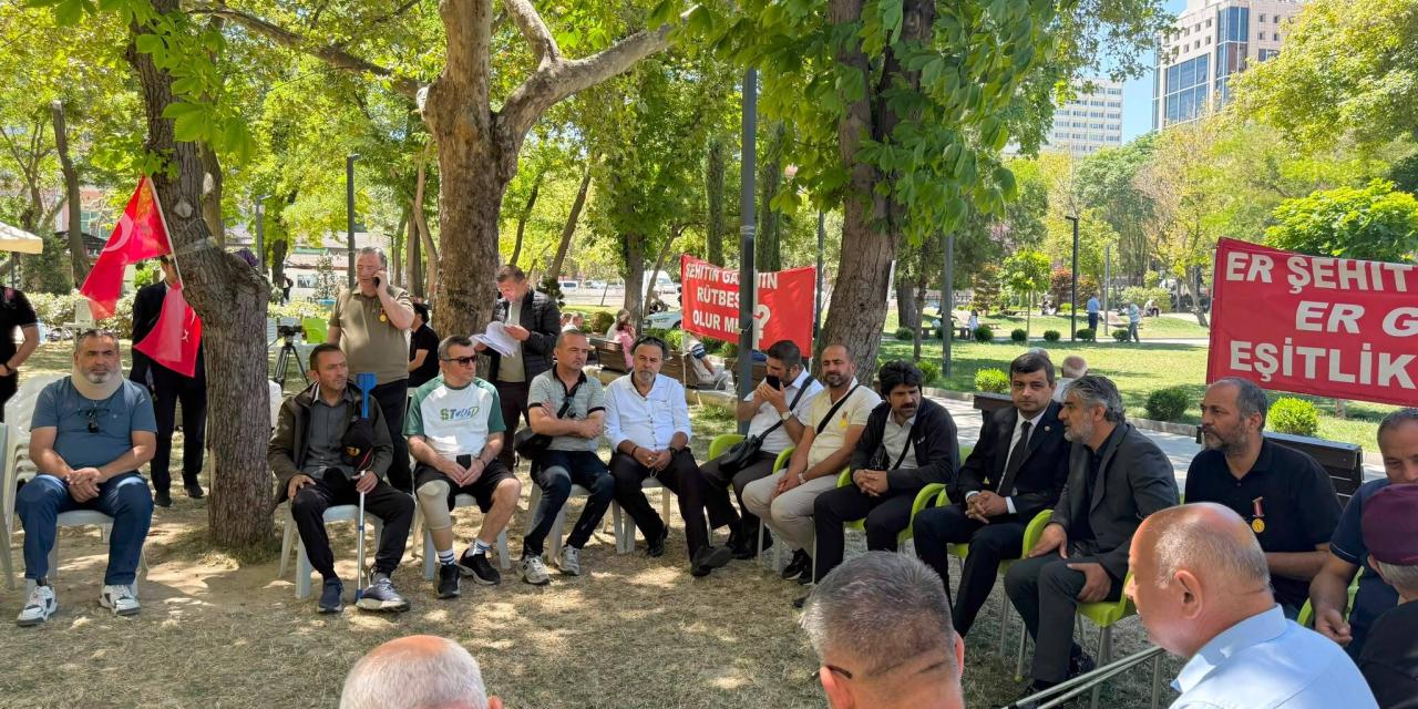 Deniz Demir, Güvenpark’ta Adalet ve Eşitlik Arayan Şehit Yakınları ve Gazileri Ziyaret Etti