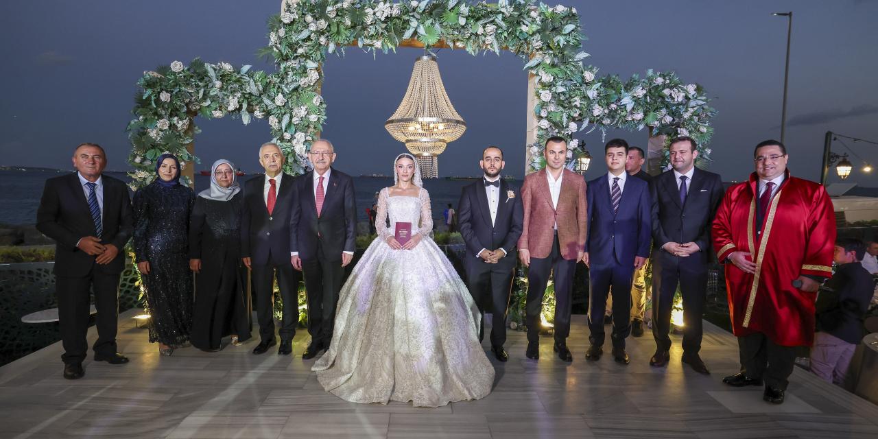 CHP Genel Başkanı Kemal Kılıçdaroğlu Tuğçe Bekmez ile Sinan Ok’un Nikah Şahitliğini Yaptı