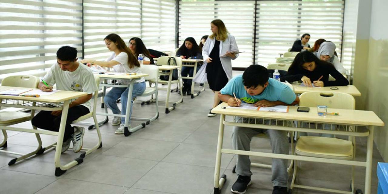 BEYLİKDÜZÜ’NDE EĞİTİM DESTEĞİ BAŞARIYLA TAÇLANDI