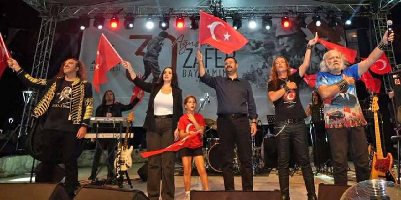 BÜYÜK ZAFERİN 104. YILI COŞKUYLA KUTLANDI