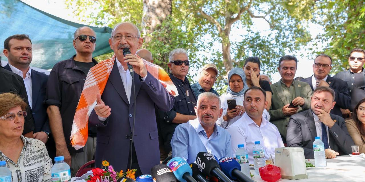 CHP Genel Başkanı Kemal Kılıçdaroğlu, İzmir’in Buca İlçesine Bağlı Kaynaklar Köyü’nde Vatandaşlarla Bir Araya Geldi
