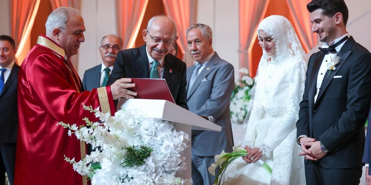 CHP Genel Başkanı Kemal Kılıçdaroğlu, Mehmet Davutoğlu ile Ravza Öğüt’ün Nikah Şahitliğini Yaptı