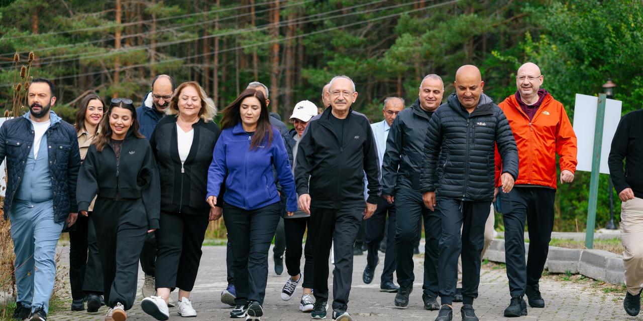 CHP Genel Başkanı Kemal Kılıçdaroğlu, TBMM Grubu Değerlendirme Toplantısı’nın Son Gününe Sabah Yürüyüşüyle Başladı