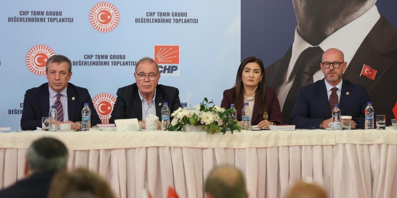 Faik Öztrak: Vurguncu-Bürokrat-Siyasetçi Şeytan Üçgeninde