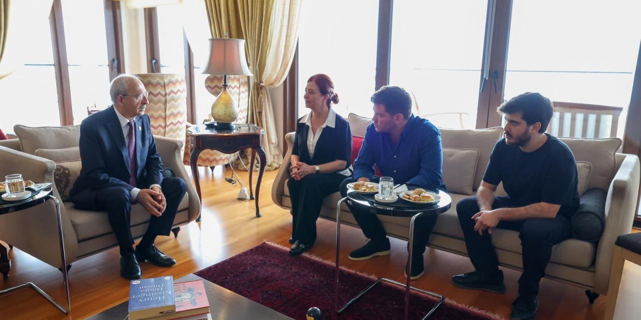 CHP Genel Başkanı Kemal Kılıçdaroğlu, Vahap Seçer’in Ailesini Ziyaret Etti