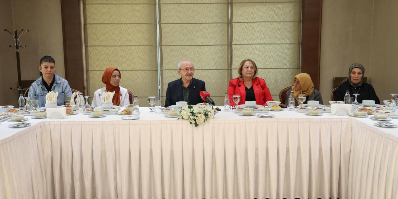 CHP Lideri Kemal Kılıçdaroğlu, Gündelik Ev İşlerinde Çalışan Kadınlarla Bir Araya Geldi
