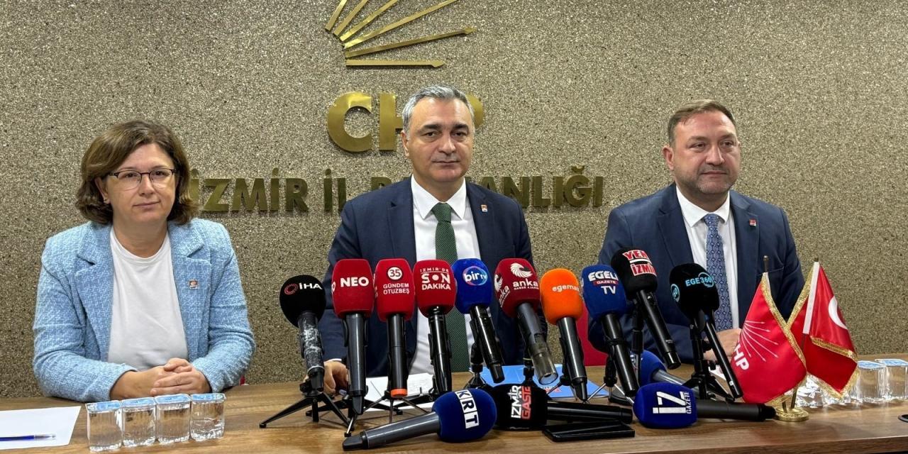 Müslim Sarı İzmir’de Konuştu: “Operasyonların Arkasındaki Motivasyon Fon Yolsuzluğunu Gölgelemektir”