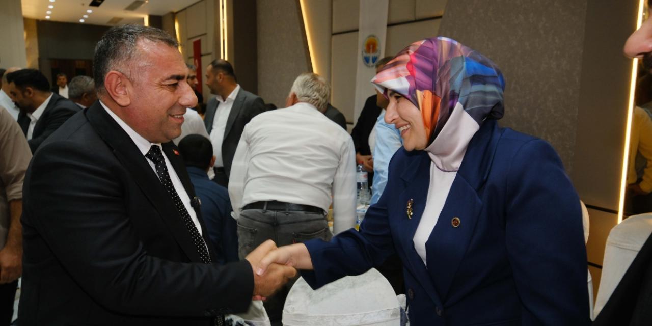 Güngör Geçer 15 ilçenin muhtarlarıyla bir araya geldi