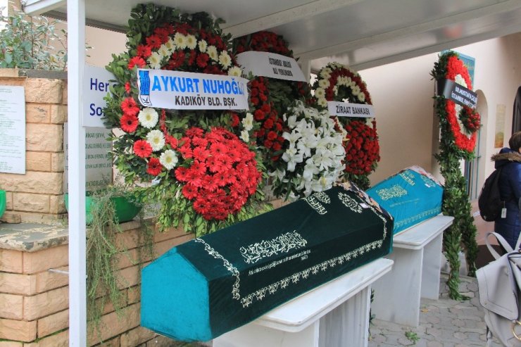 Eski Konya Emniyet Müdürünün eşi ve kızı son yolculuğuna uğurlandı