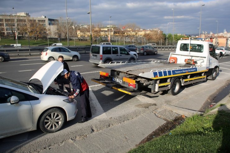 Yolda kalanlara zabıta desteği