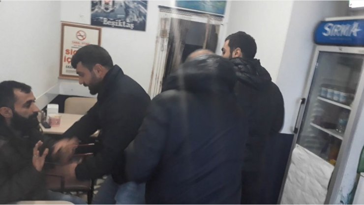 Kartal'da , Tantuniciye uyuşturucu baskını