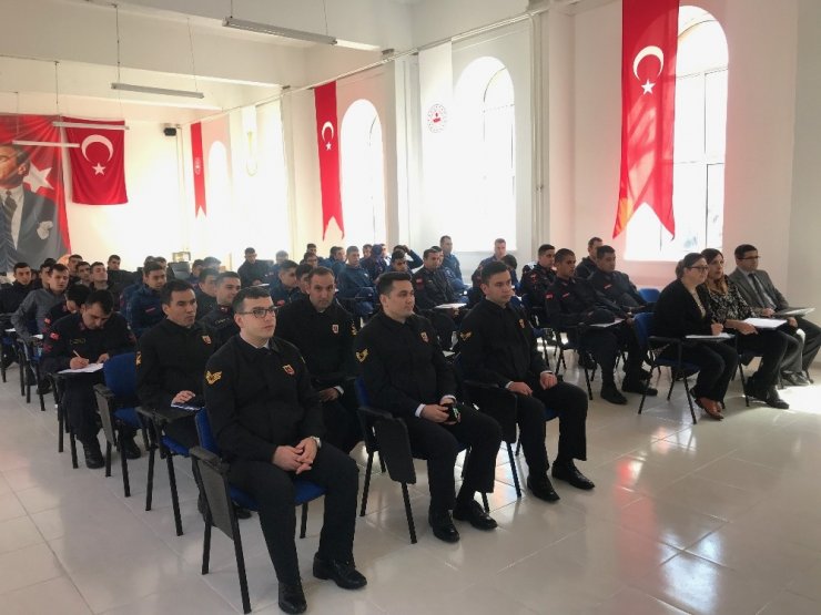 Jandarmadan kuruluşunun 180’inci yıldönümünde Kızılay’a anlamlı bağış