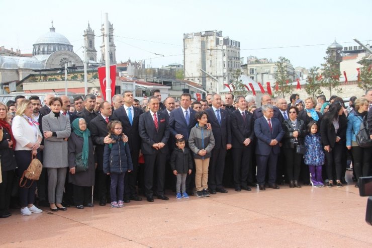 Taksim’de 23 Nisan coşkusu