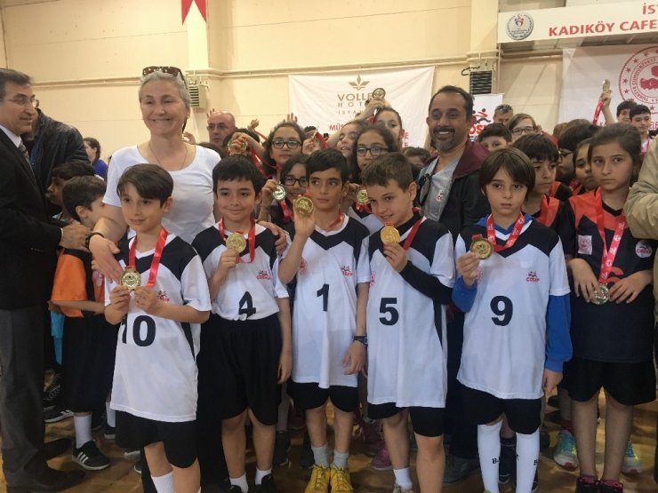 Kadıköy’de Geleneksel Çocuk Oyunları Liginde ödüller sahiplerini buldu