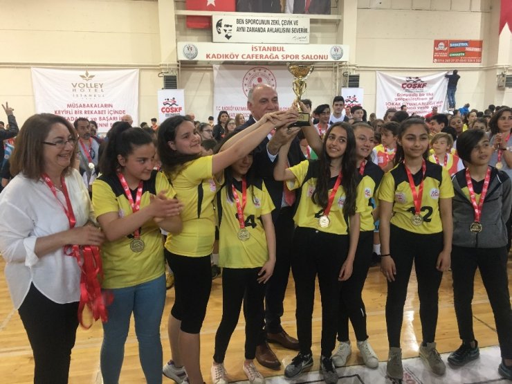 Kadıköy’de Geleneksel Çocuk Oyunları Liginde ödüller sahiplerini buldu