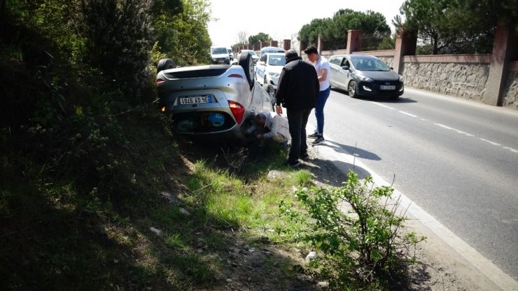 Maltepe’de kontrolden çıkan araç takla attı: 1 yaralı